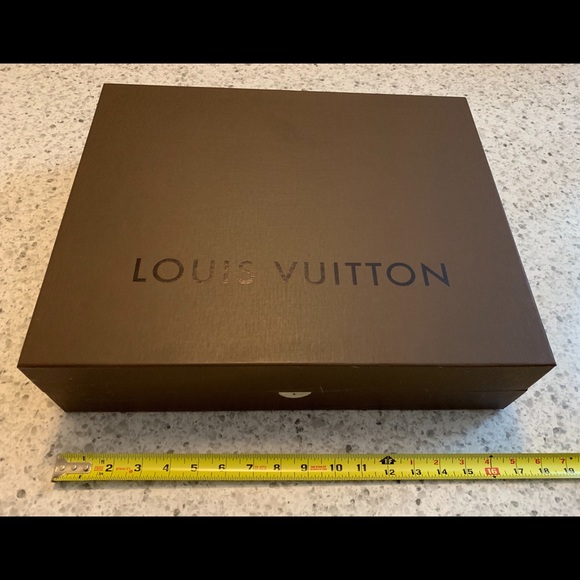 Louis Vuitton Sweater Box - Picture 3 of 4